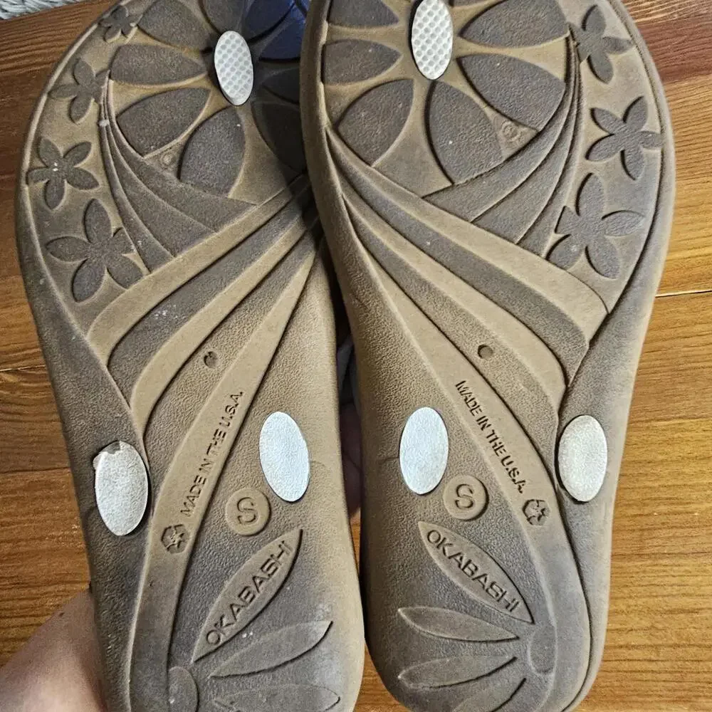 Okabashi White and Brown Flip Flop Sandals Size Small